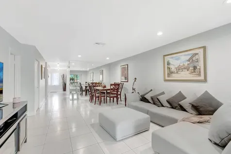 21214 Lago Circle Boca Raton FL 33433