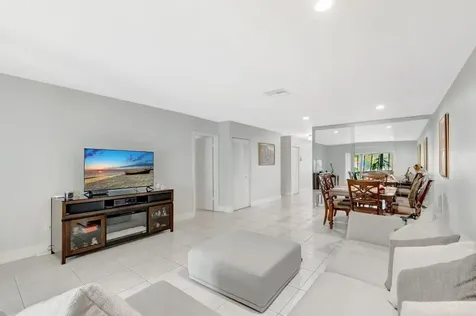 21214 Lago Circle Boca Raton FL 33433
