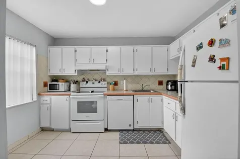 21214 Lago Circle Boca Raton FL 33433