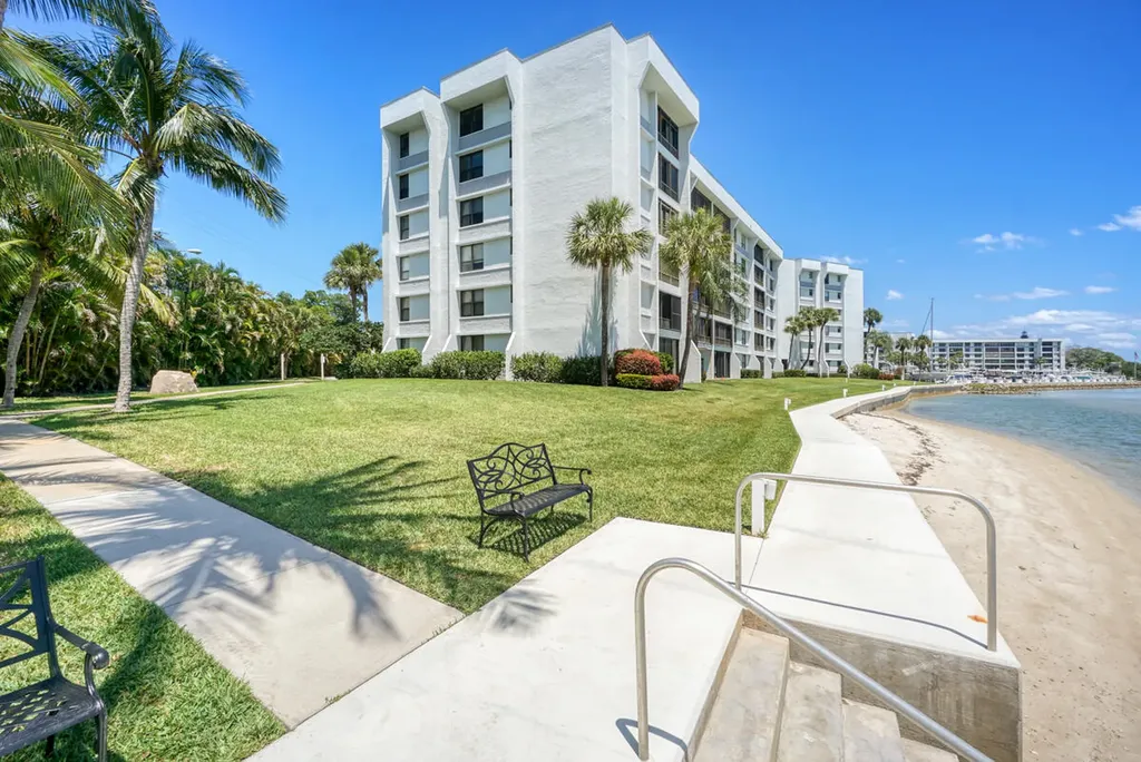 1542 Jupiter Cove Drive Jupiter FL 33469