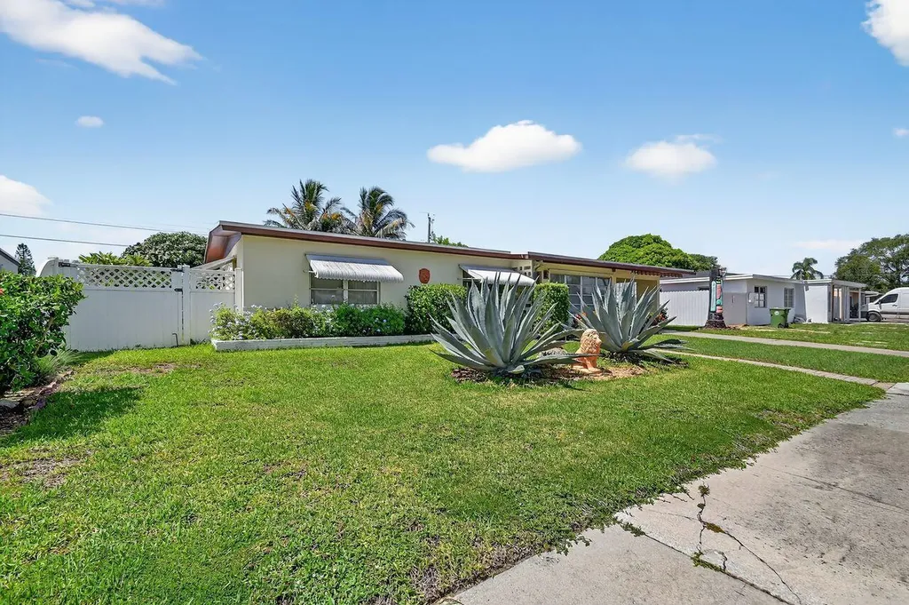 133 Greenbrier Drive Palm Springs FL 33461