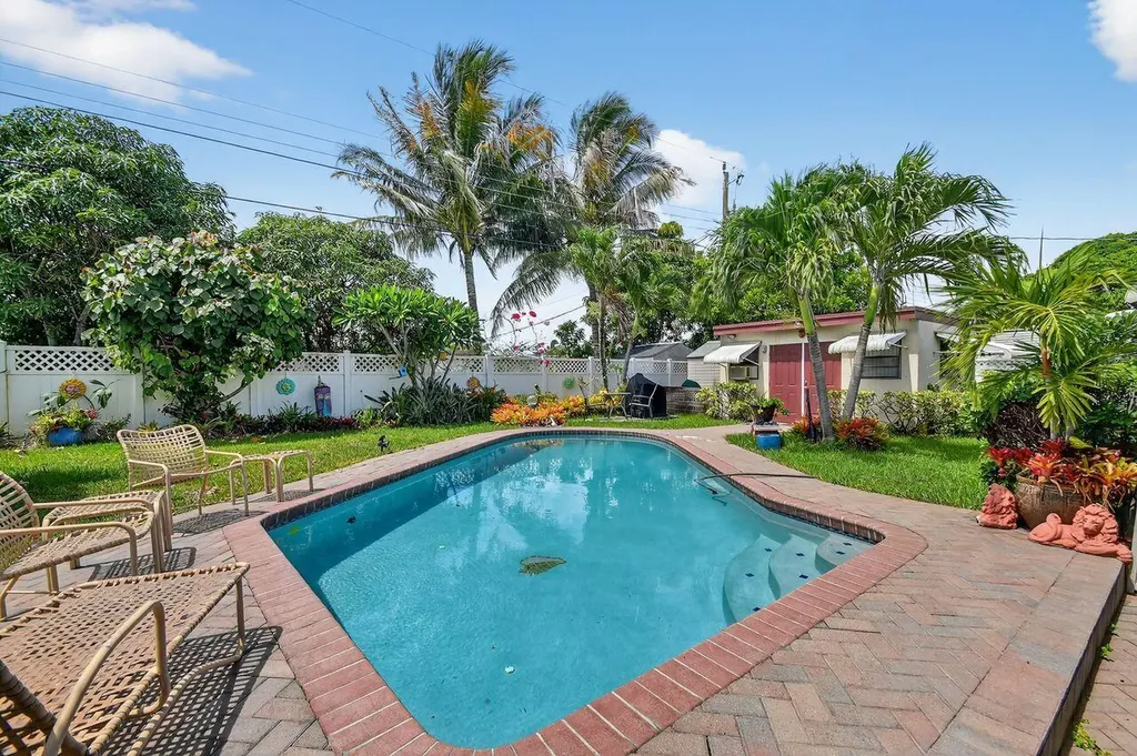 133 Greenbrier Drive Palm Springs FL 33461