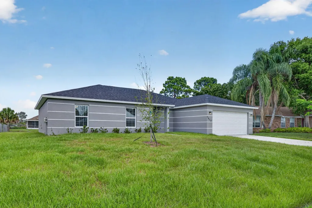 1517 SW Aledo Lane Port St Lucie FL 34953