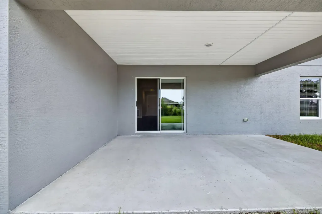 1517 SW Aledo Lane Port St Lucie FL 34953