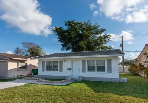8524 NW 57th Court Tamarac FL 33321