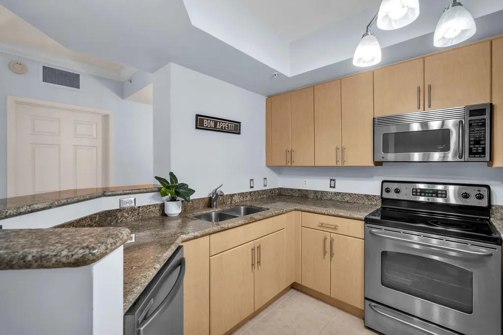 2421 NE 65th Street Fort Lauderdale FL 33308