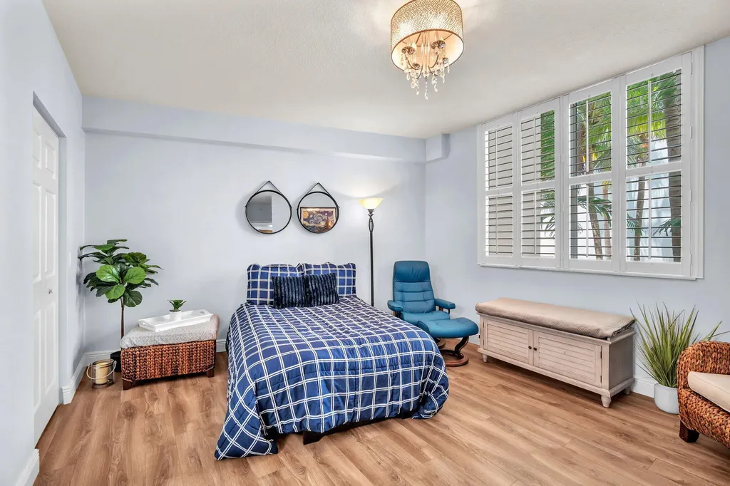2421 NE 65th Street Fort Lauderdale FL 33308