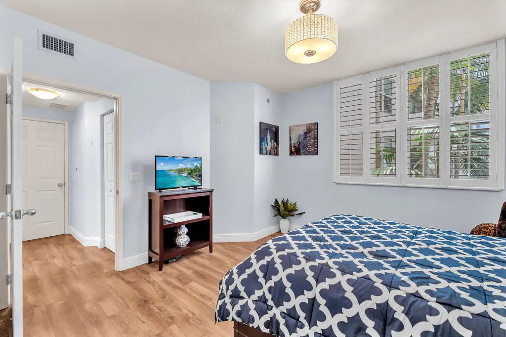 2421 NE 65th Street Fort Lauderdale FL 33308