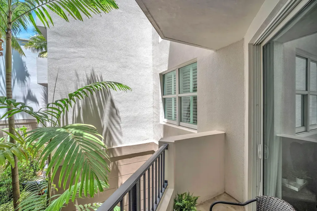 2421 NE 65th Street Fort Lauderdale FL 33308
