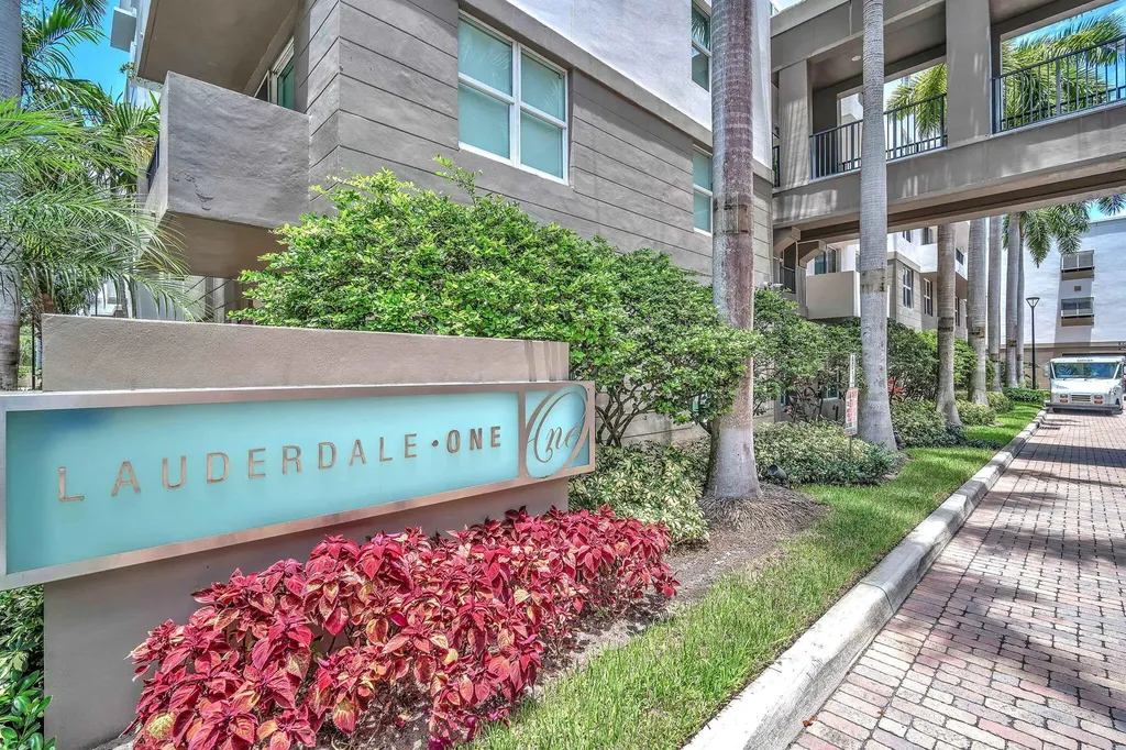 2421 NE 65th Street Fort Lauderdale FL 33308