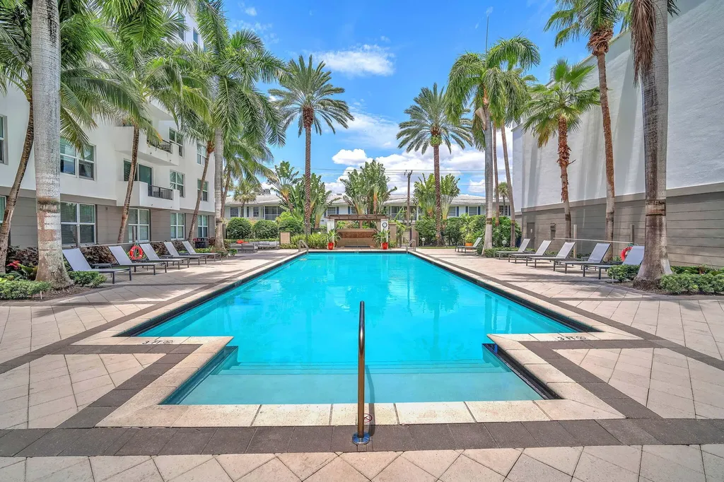 2421 NE 65th Street Fort Lauderdale FL 33308