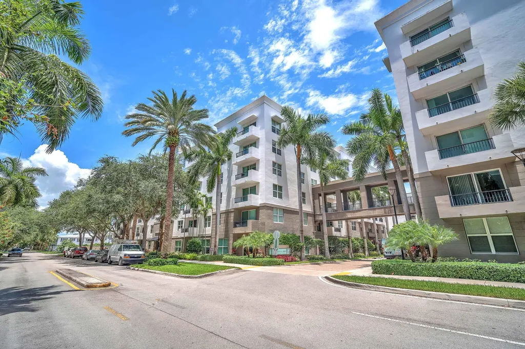 2421 NE 65th Street Fort Lauderdale FL 33308
