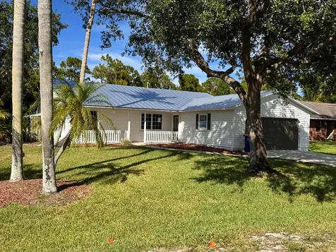 8745 SE Longview Drive Hobe Sound FL 33455