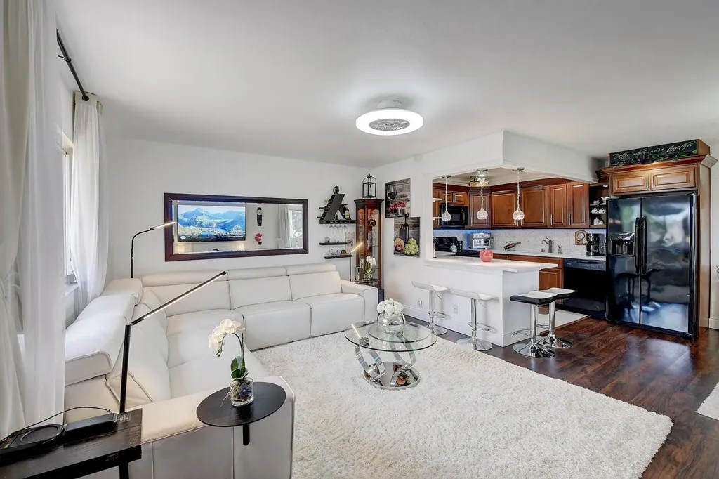 123 Saxony C Delray Beach FL 33446
