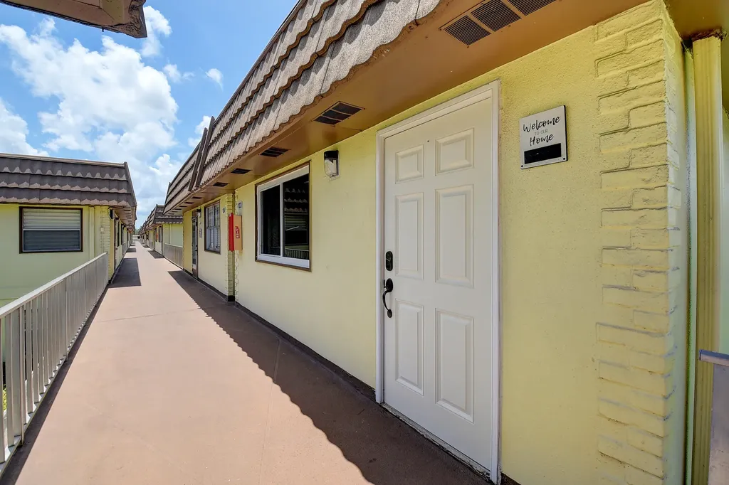 123 Saxony C Delray Beach FL 33446