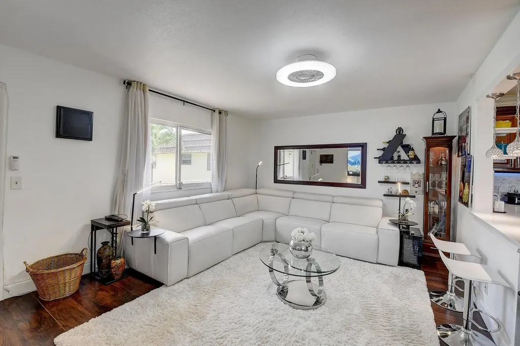 123 Saxony C Delray Beach FL 33446