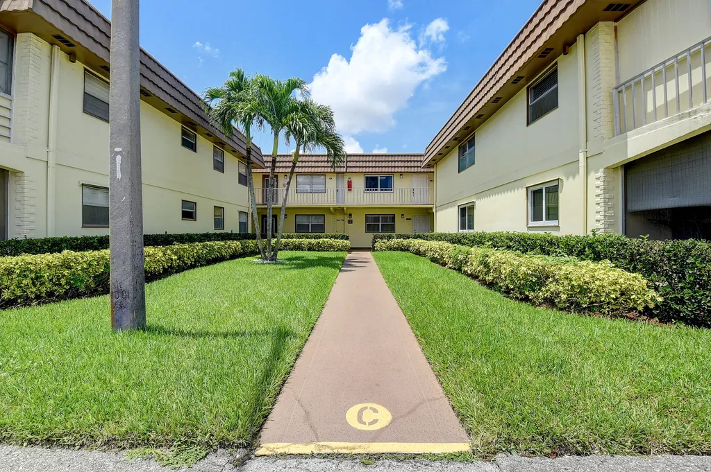 123 Saxony C Delray Beach FL 33446