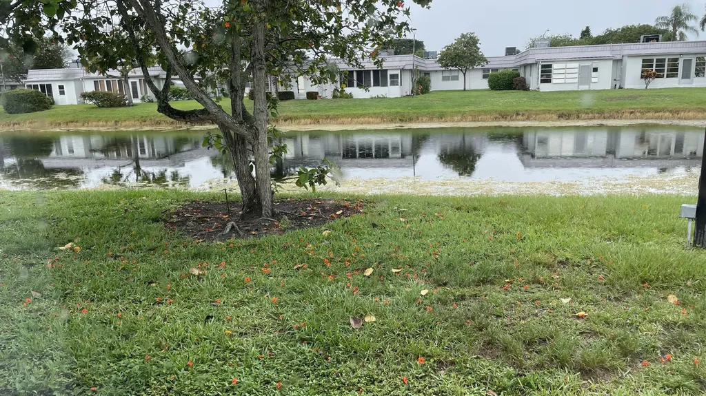 166 Valencia G Delray Beach FL 33446