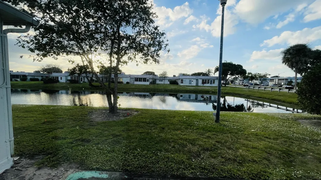 166 Valencia G Delray Beach FL 33446