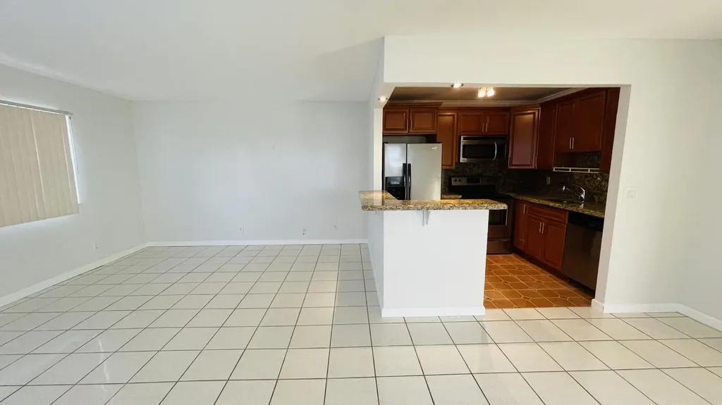 166 Valencia G Delray Beach FL 33446