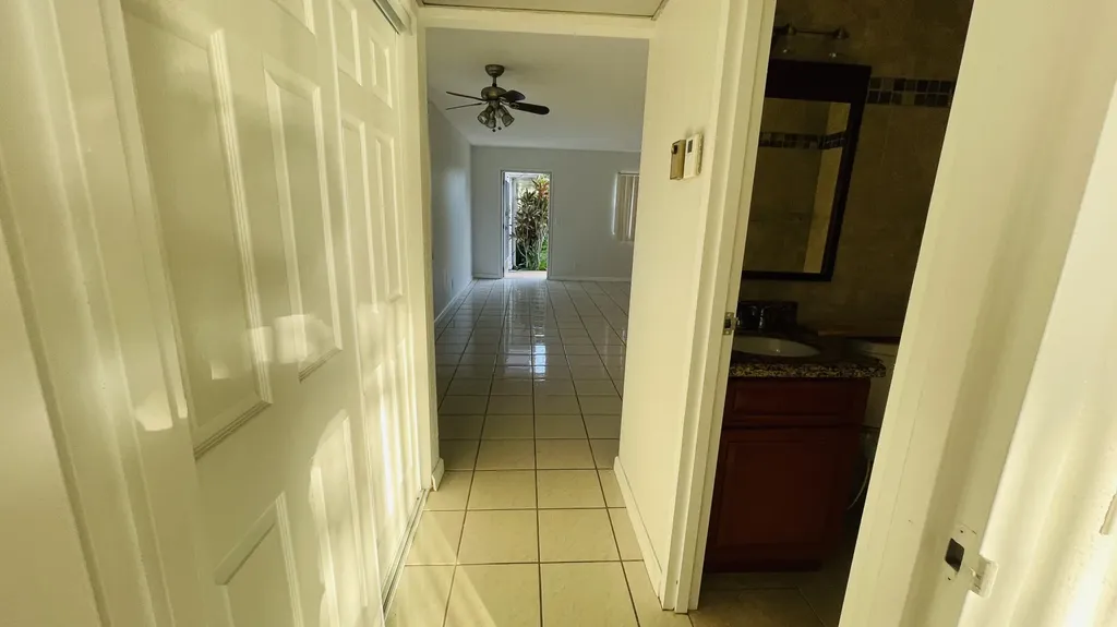 166 Valencia G Delray Beach FL 33446