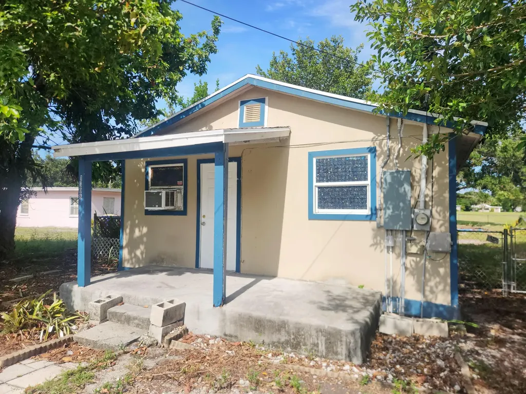 1308 N 15th Street Fort Pierce FL 34950