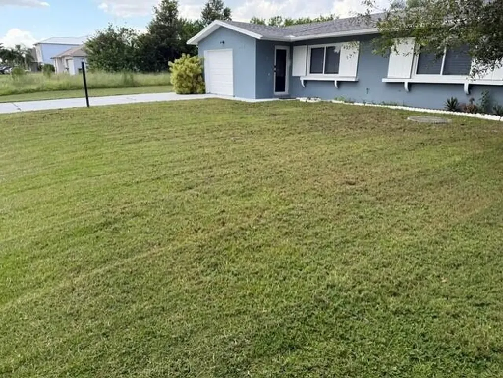 371 SW Lakehurst Drive Port St Lucie FL 34983