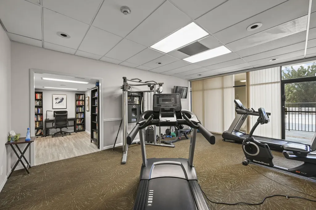 2425 Presidential Way West Palm Beach FL 33401