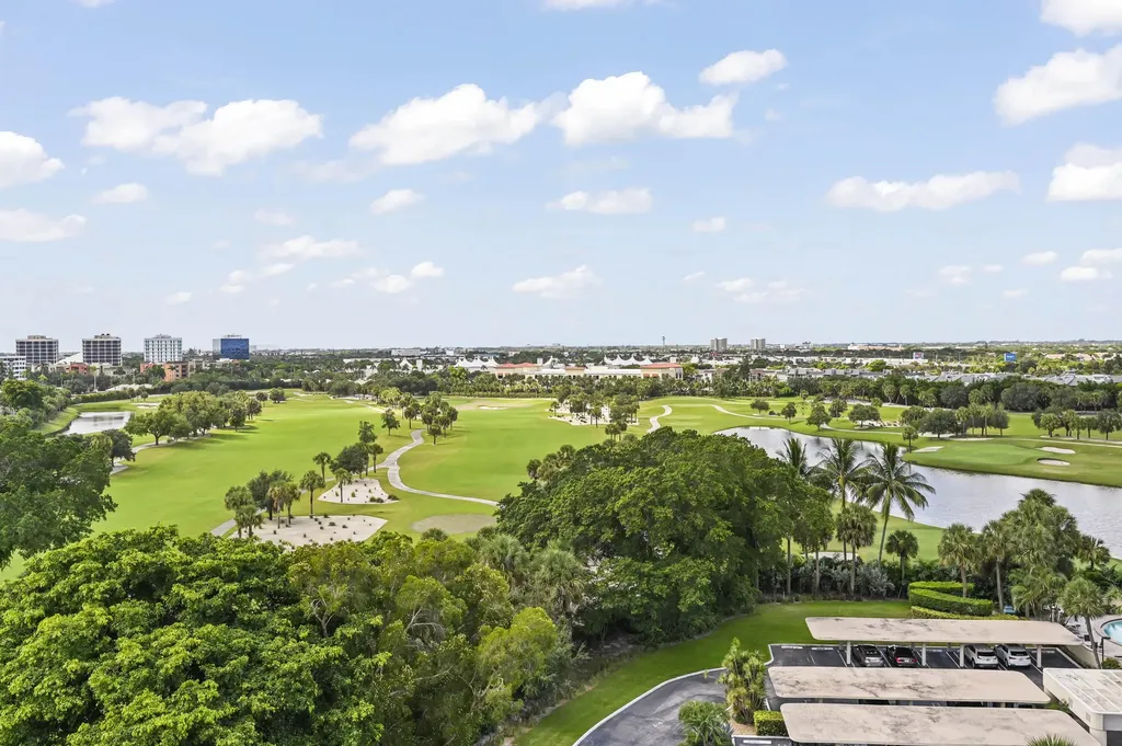 2425 Presidential Way West Palm Beach FL 33401