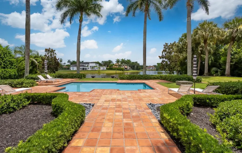 18743 Long Lake Drive Boca Raton FL 33496