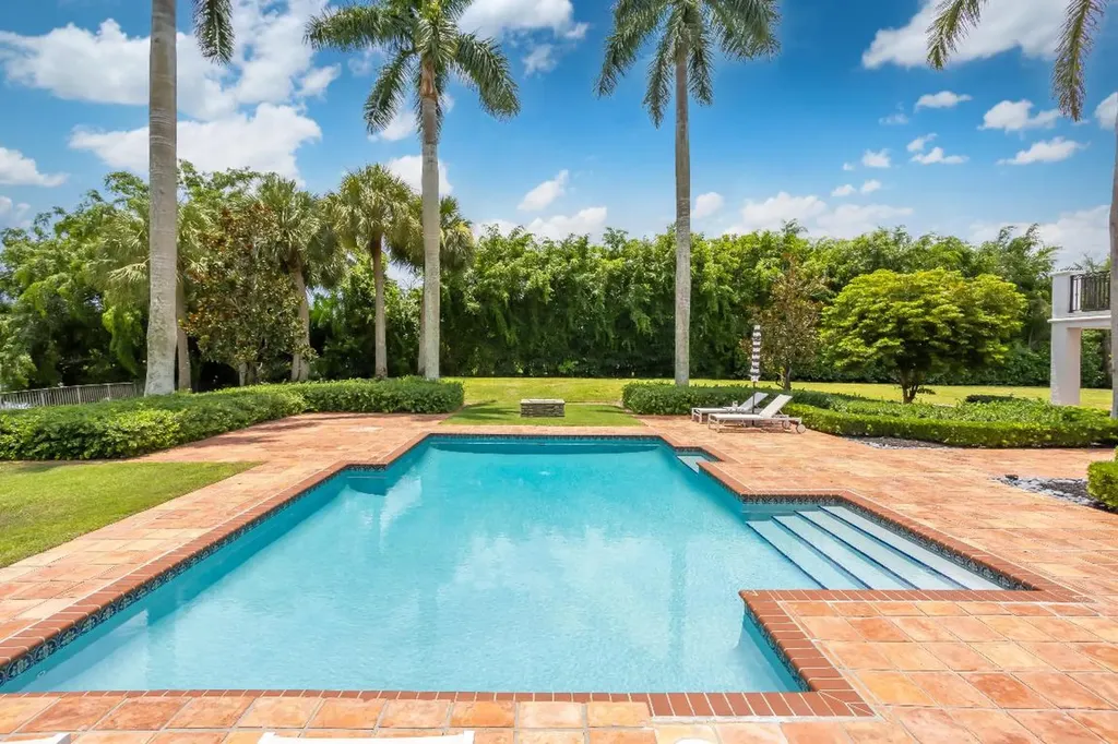 18743 Long Lake Drive Boca Raton FL 33496