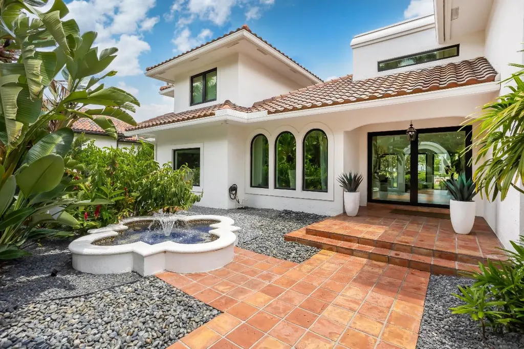 18743 Long Lake Drive Boca Raton FL 33496