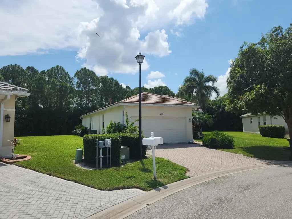 309 SW Coconut Key Way Port St Lucie FL 34986
