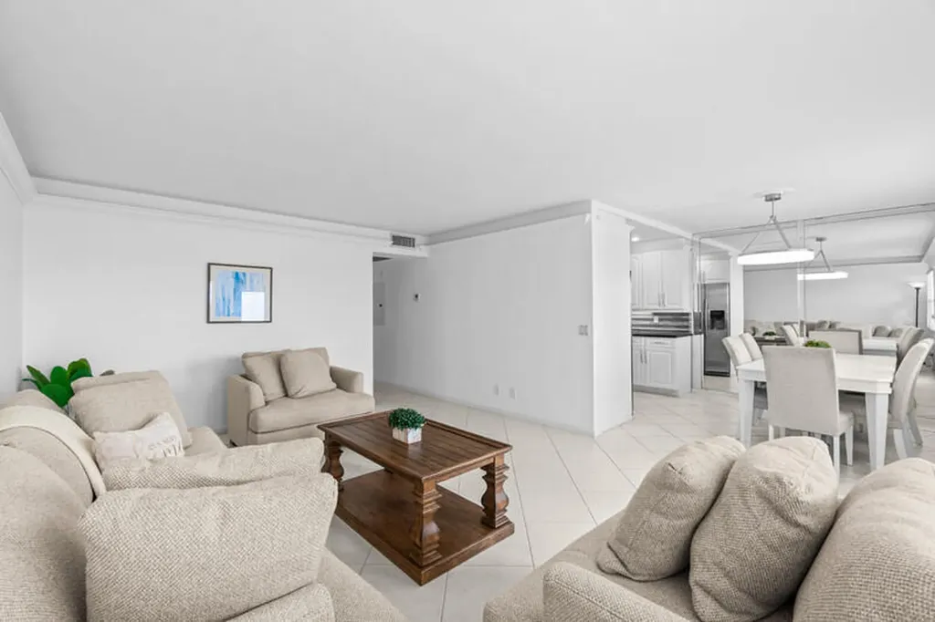 4013 Yarmouth A Boca Raton FL 33434
