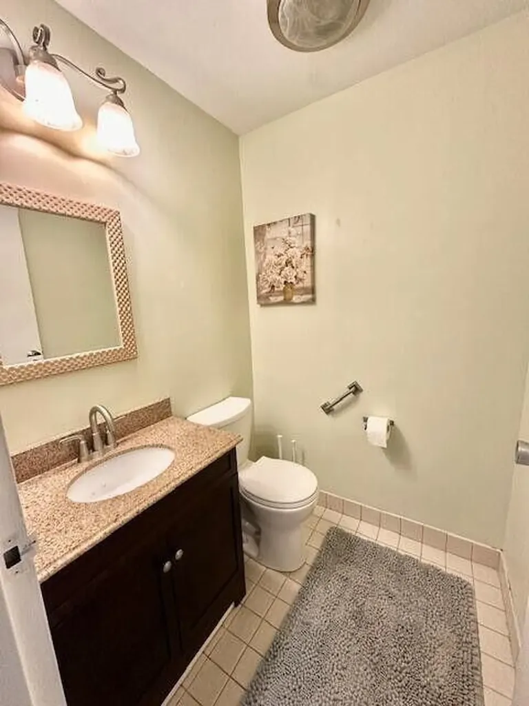 162 Waterford G Delray Beach FL 33446