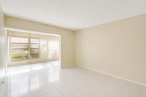 3090 NW 46th Avenue Lauderdale Lakes FL 33313