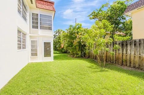 3090 NW 46th Avenue Lauderdale Lakes FL 33313