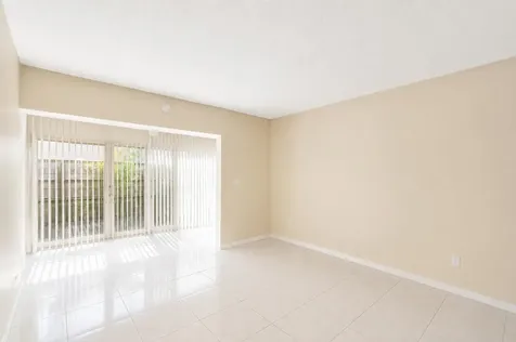 3090 NW 46th Avenue Lauderdale Lakes FL 33313
