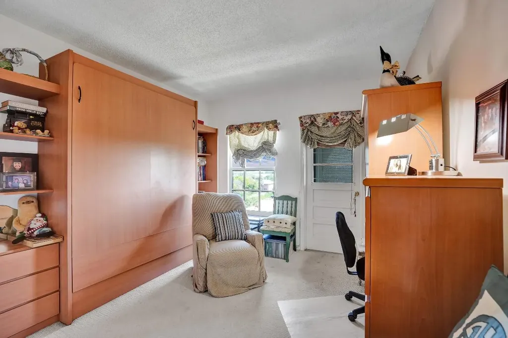 250 NE 20th Street Boca Raton FL 33431
