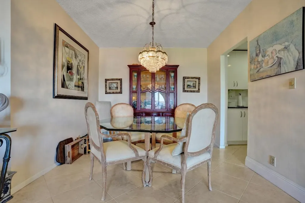 250 NE 20th Street Boca Raton FL 33431