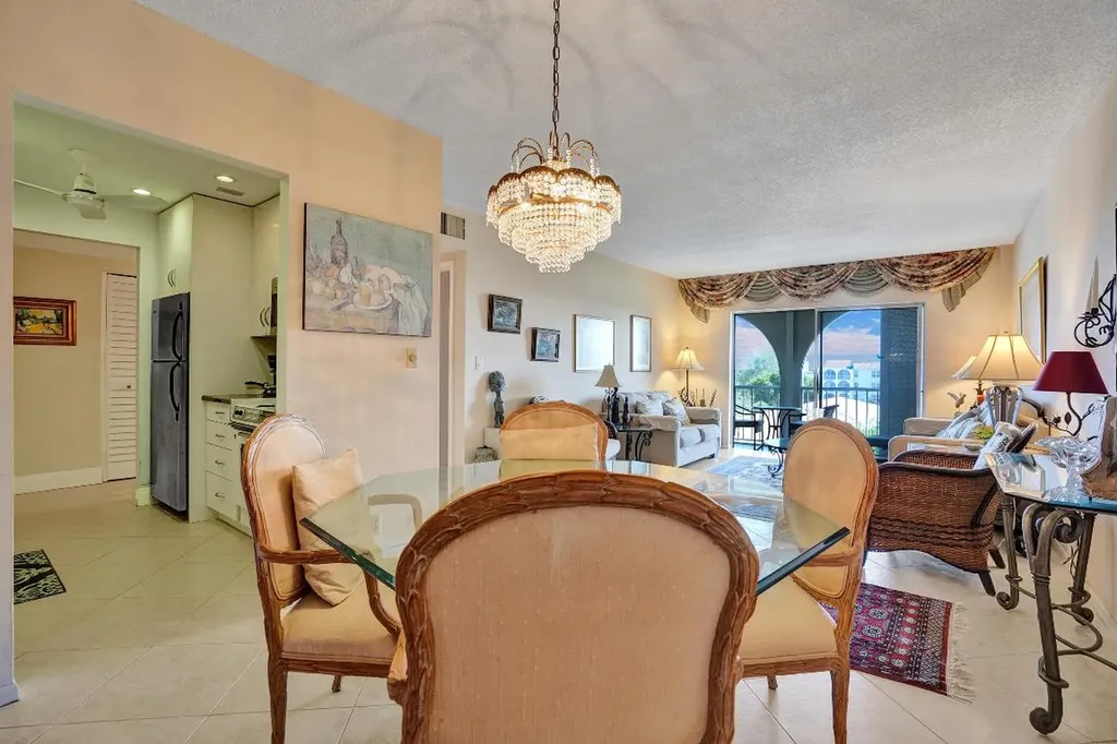 250 NE 20th Street Boca Raton FL 33431