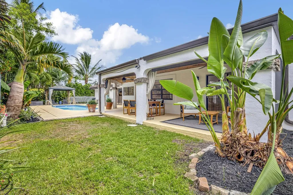 1915 Newhaven Avenue Wellington FL 33414