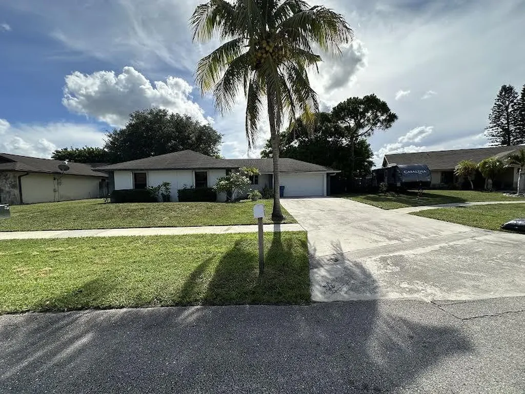 118 Mayorca Court Royal Palm Beach FL 33411