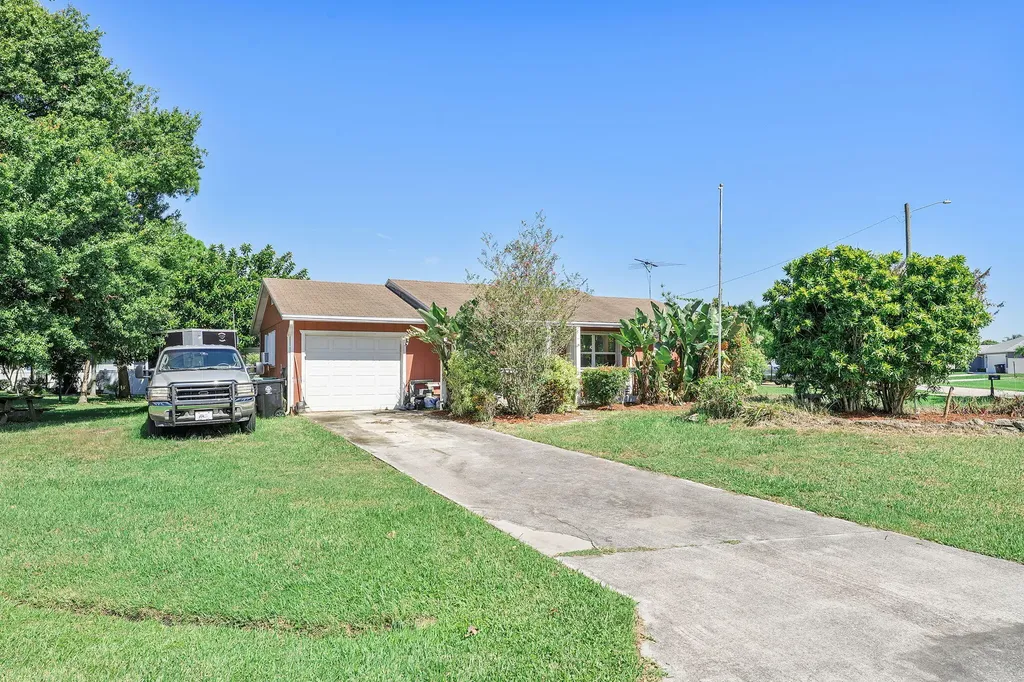 181 SW Christmas Terrace Port St Lucie FL 34984
