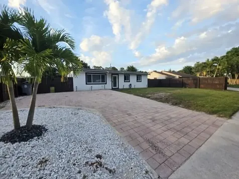 4907 Palm Way Lake Worth FL 33463