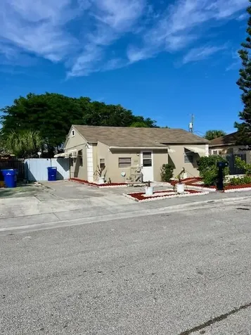 538 W 3rd Street Riviera Beach FL 33404
