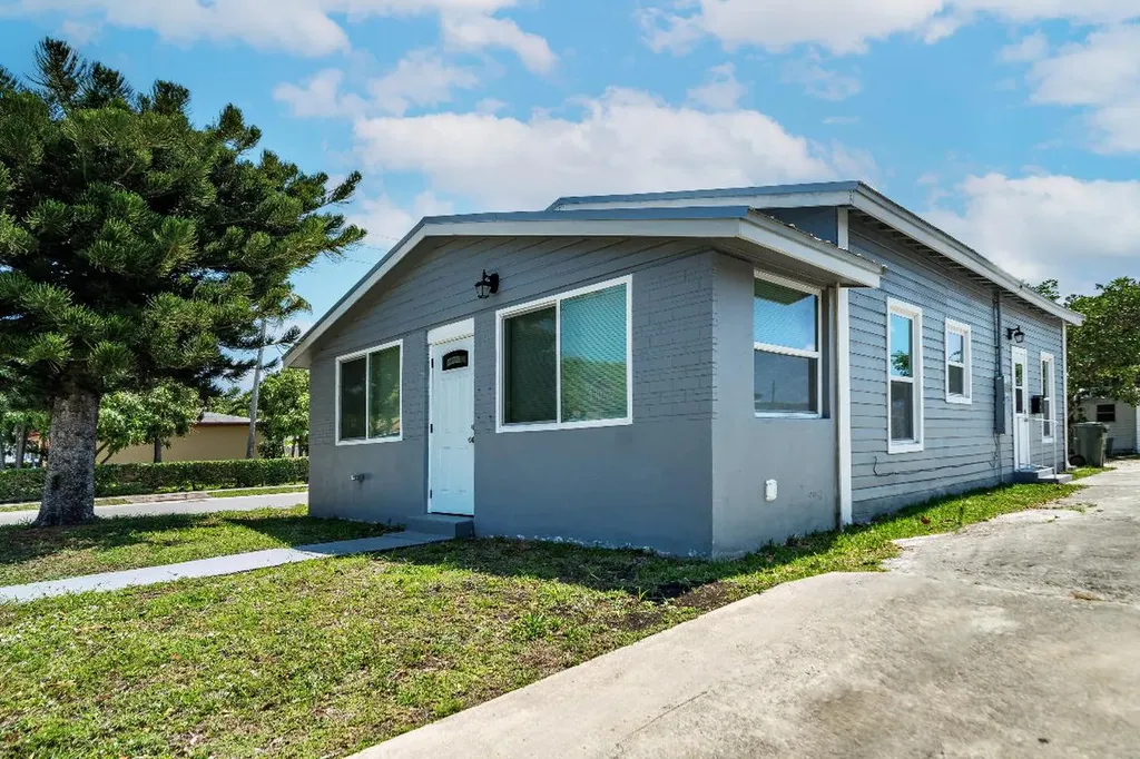 602 NW 1st Street Delray Beach FL 33444