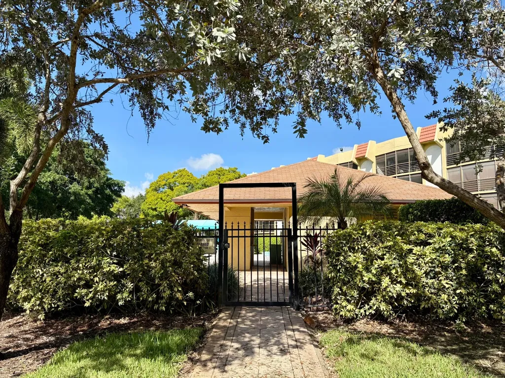23265 Carolwood Lane Boca Raton FL 33428