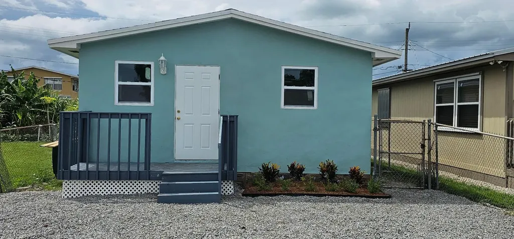 540 SW 9th Street Belle Glade FL 33430