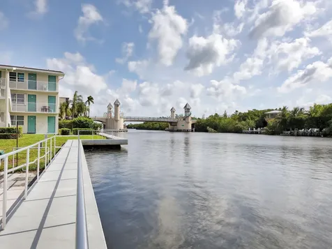 340 Horizons W Boynton Beach FL 33435